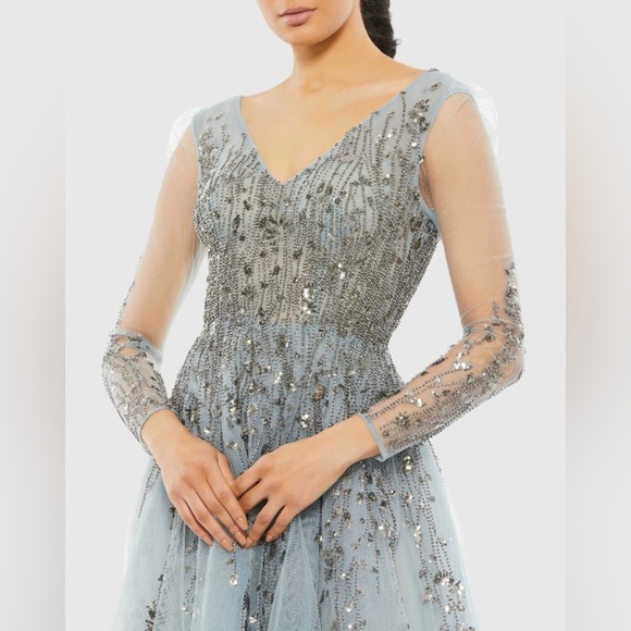 MAC DUGGAL 20295 NWT Embellished V Neck Long Sleeve A Line Gown in platinum - Picture 4 of 14